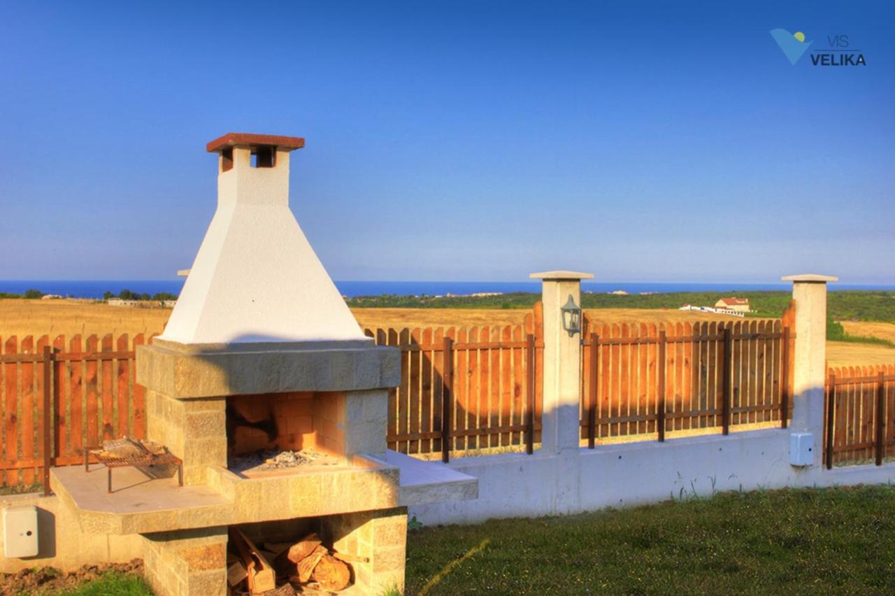 Vis Velika Bed & Breakfast Екстериор снимка